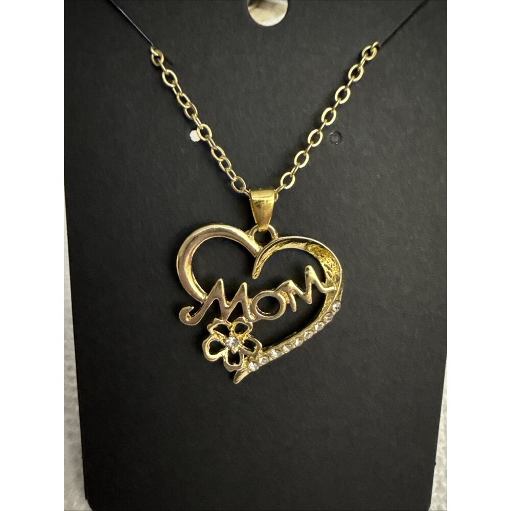 NWT 18 KT Gold Plated “MOM” Heart Necklace With Rhinestones And Floral Accent